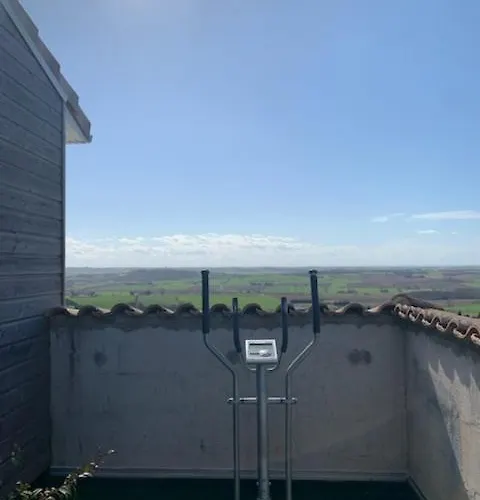 Villa Avec Piscine A Debordement Vue Exceptionnelle Puechoursi