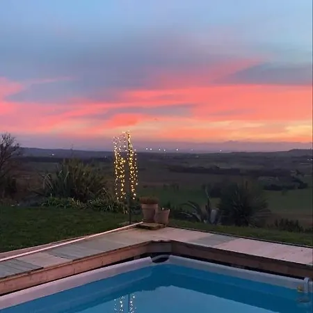Avec Piscine A Debordement Vue Exceptionnelle Villa Puechoursi