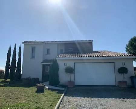 Avec Piscine A Debordement Vue Exceptionnelle Villa